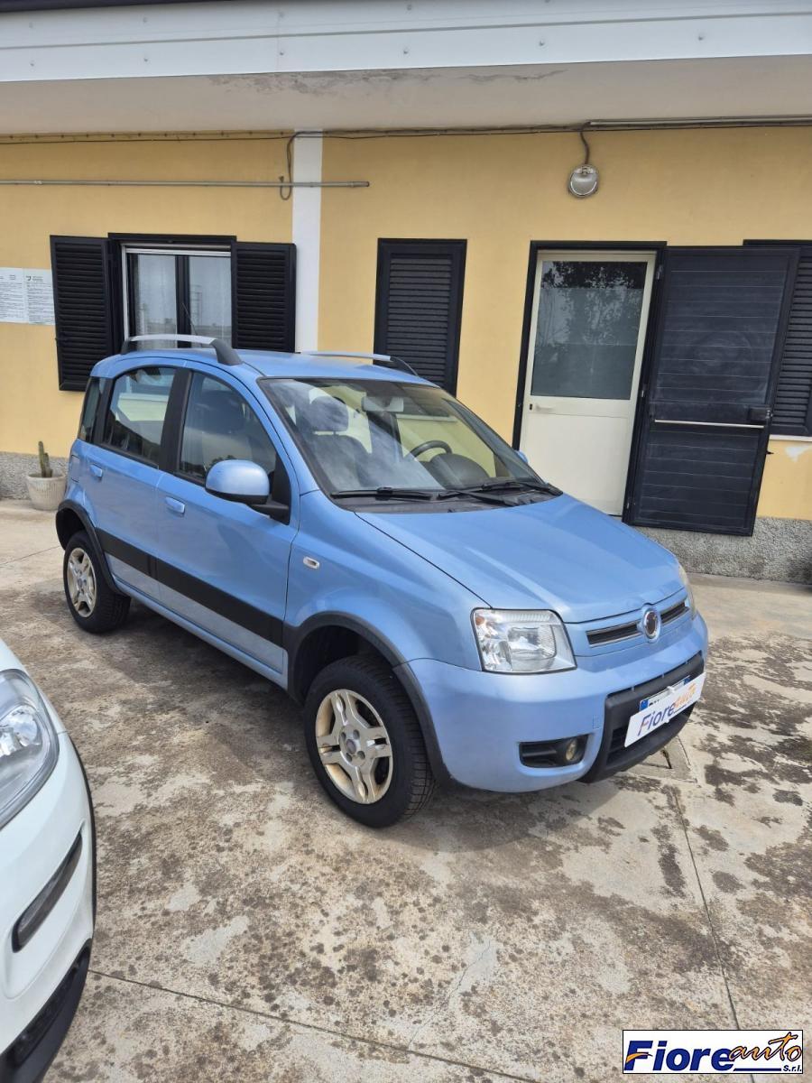 FIAT - Panda - 1.3 MJT 16V DPF 4x4 Climbing