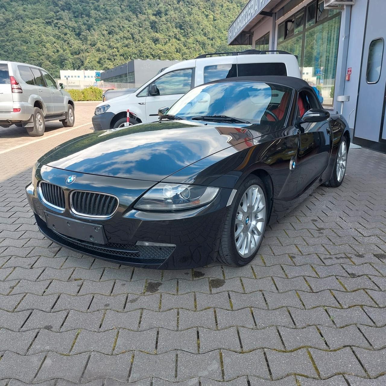 Bmw Z4 2.0 Black-Sapphire, Individual