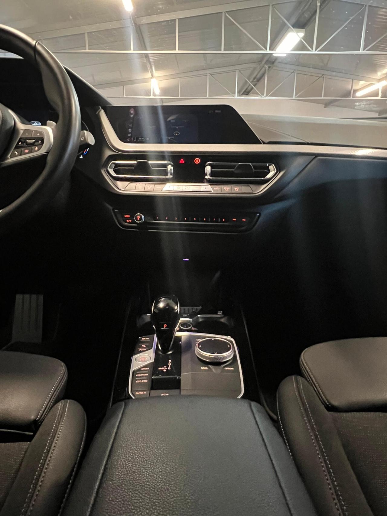 Bmw 118 118d 5p. Msport
