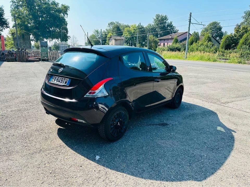 Lancia Ypsilon 1.2 69 CV 5 porte GPL Ecochic Gold