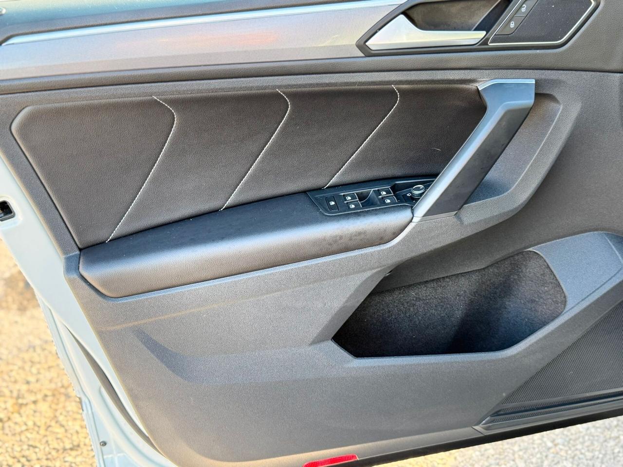 Volkswagen Tiguan 2.0 TDI SCR DSG R LINE