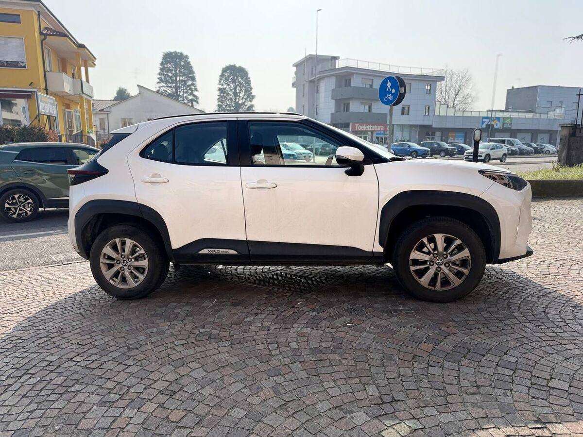 Toyota Yaris Cross 1.5h Active fwd 116cv e-cvt