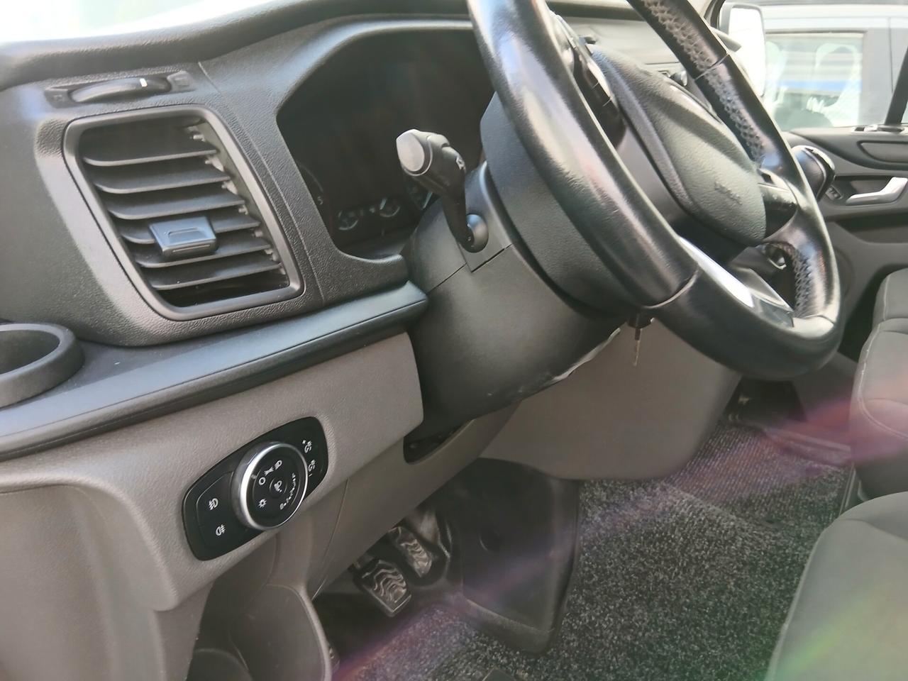 Ford Transit Custom 2.0d Hybrid Diesel tuo a € 199 mese