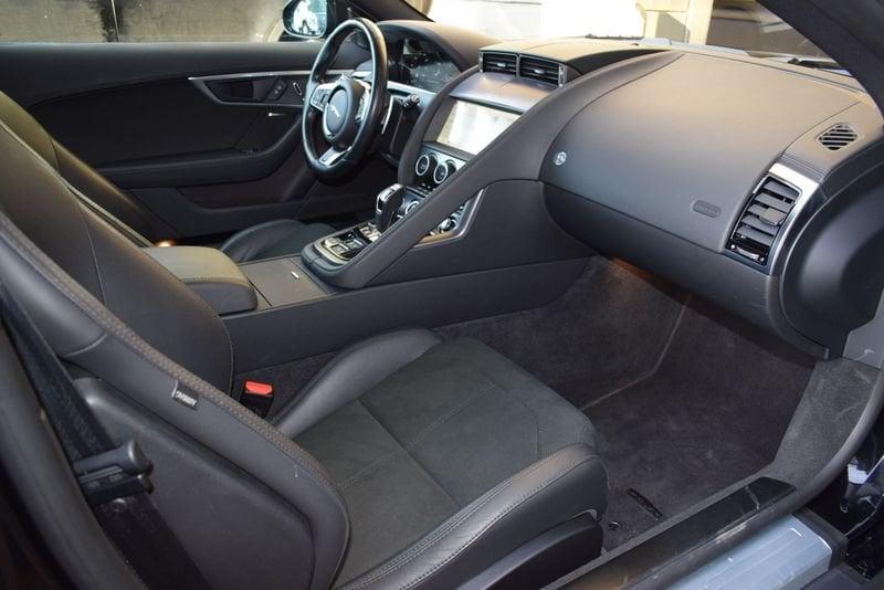 Jaguar F-Type 2.0 P300CV RWD AUTO R-Dynamic IVA ESPOSTA