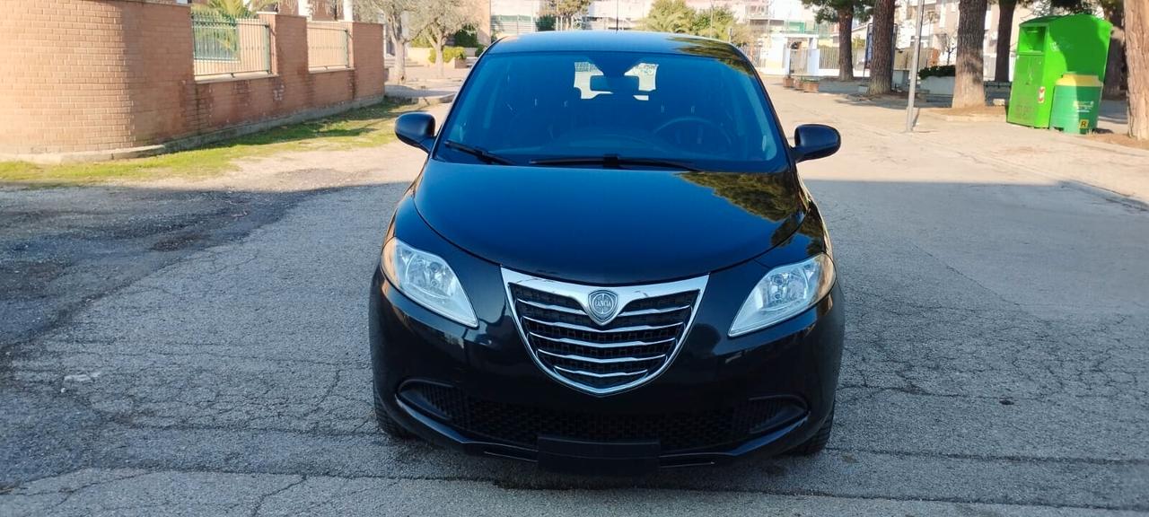 Lancia Ypsilon 1.2 69 CV 5 porte S&S Gold