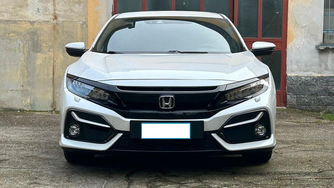 Honda Civic 1.0T 5P Elegance Navi OK NEOPATENTATI