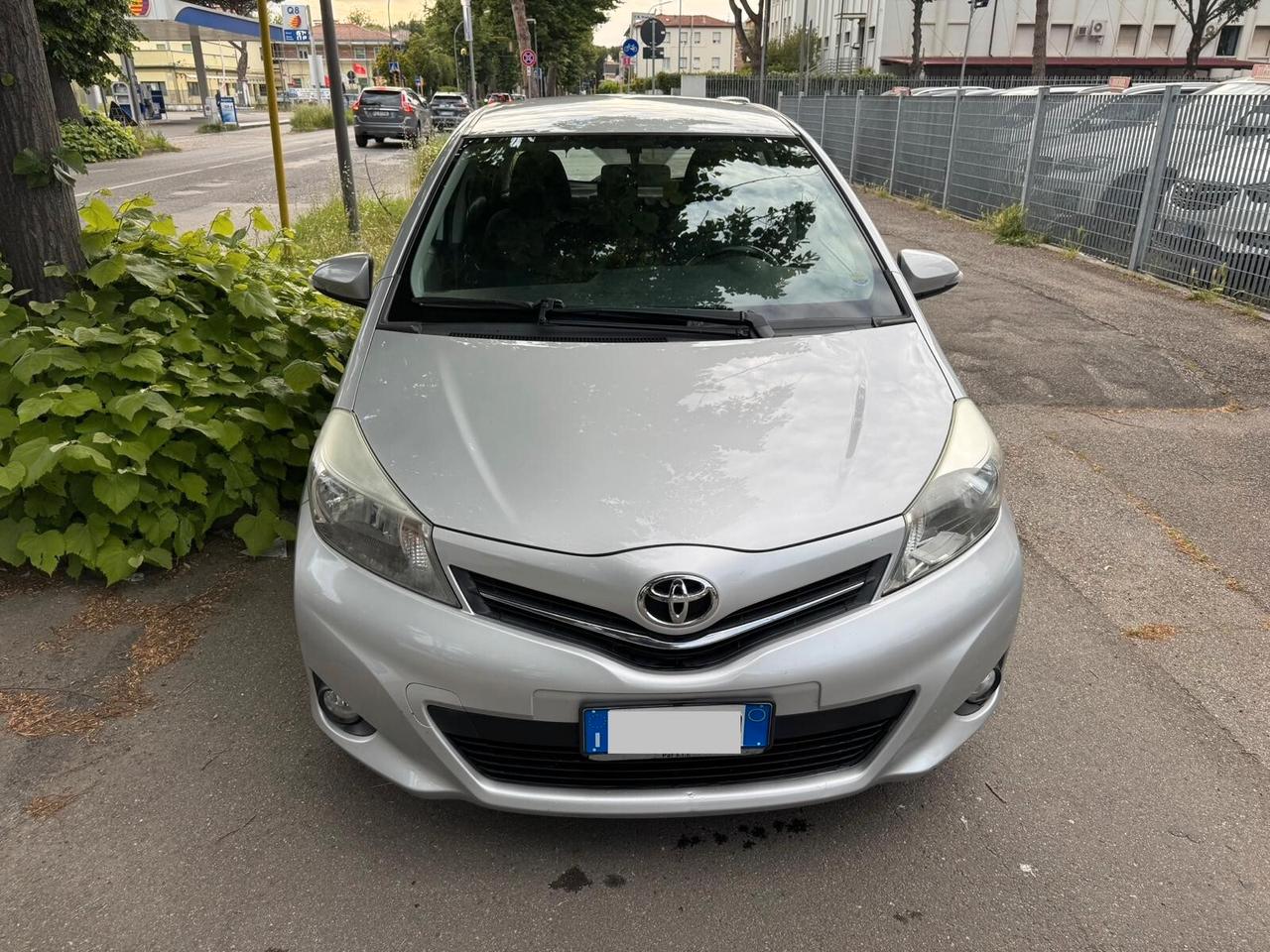 Toyota Yaris 1.0 5 porte NEOPATEN GARANZIA 12 MESI