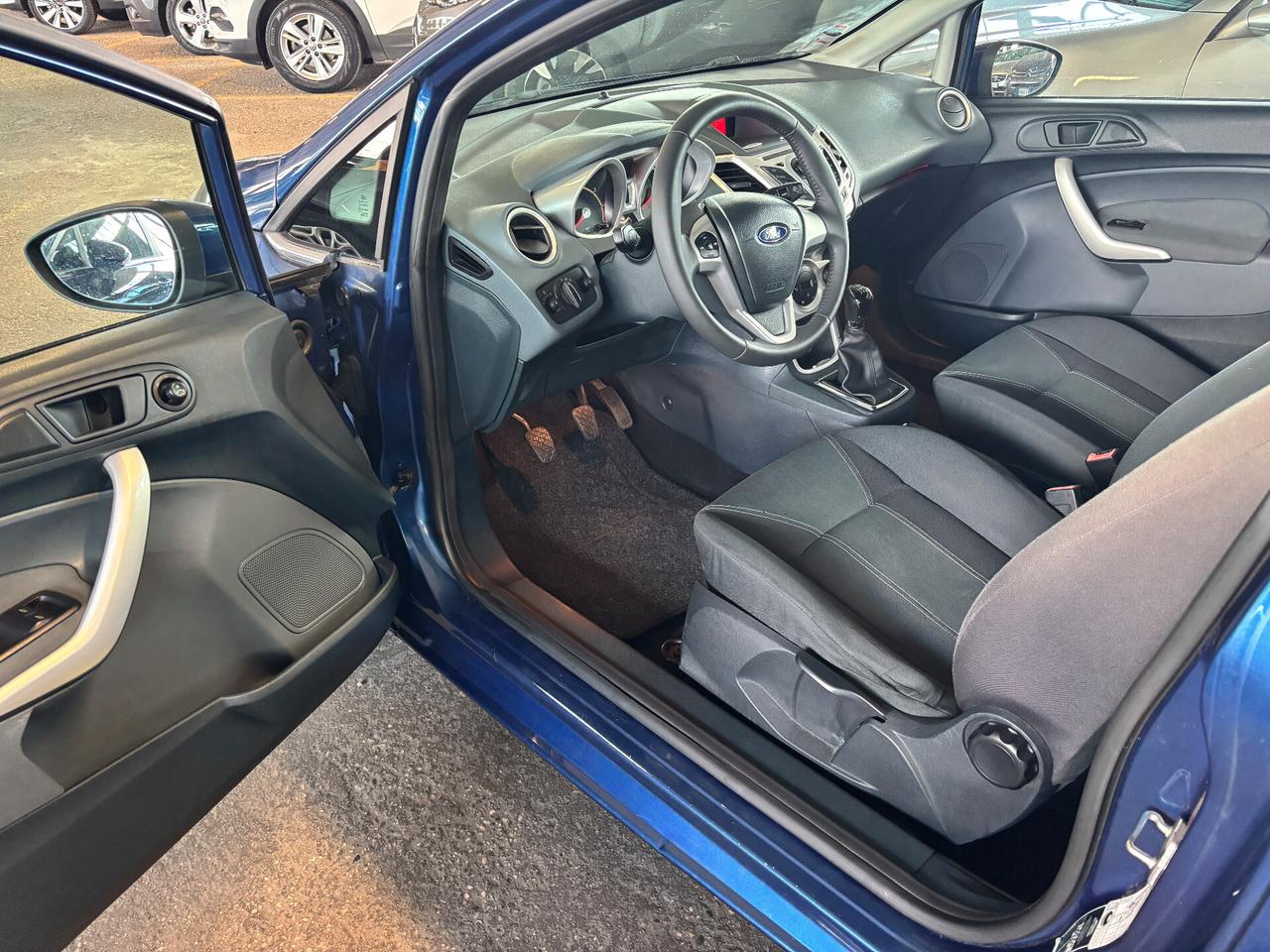 Ford Fiesta 1.2 60KW 82CV 3 porte Titanium NEOPATENTATO