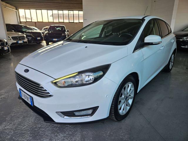 Ford Focus 2015 5p 1.5 tdci Plus s E6 neopatentati