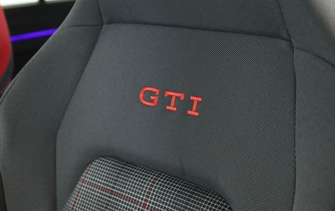 Volkswagen Golf 2.0 8.5 TSI GTI DSG TETTO NAVI