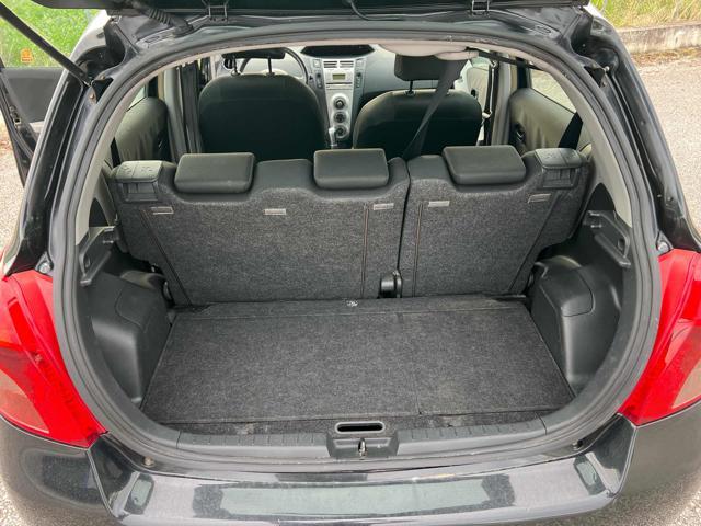 TOYOTA Yaris 1.0 5 porte Now