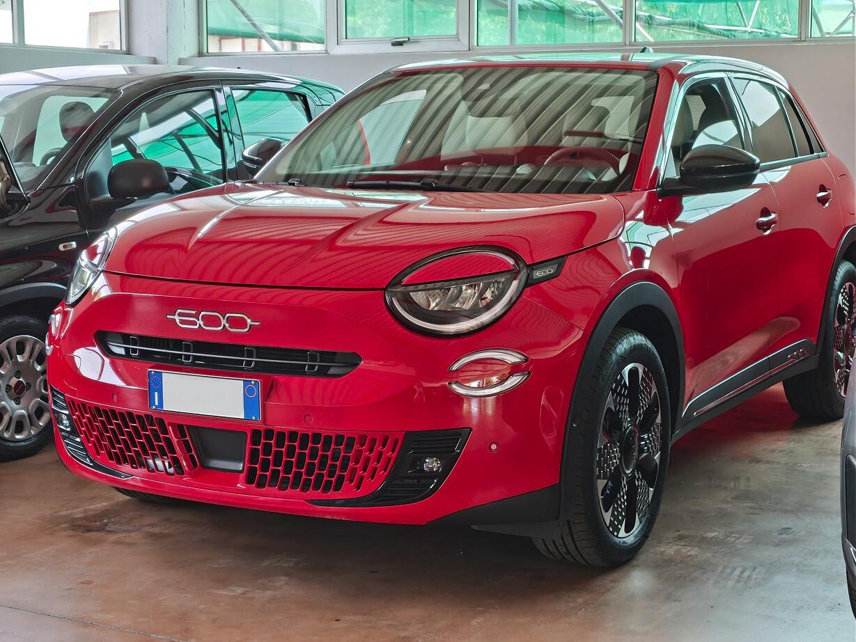 Fiat 600 Hybrid 136 CV DCT MHEV La Prima