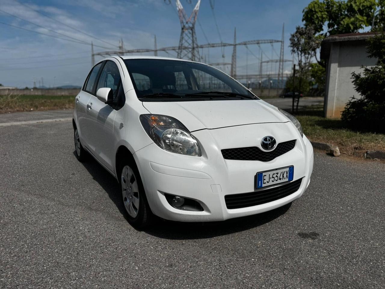 Toyota Yaris 1.0 5 porte Sol