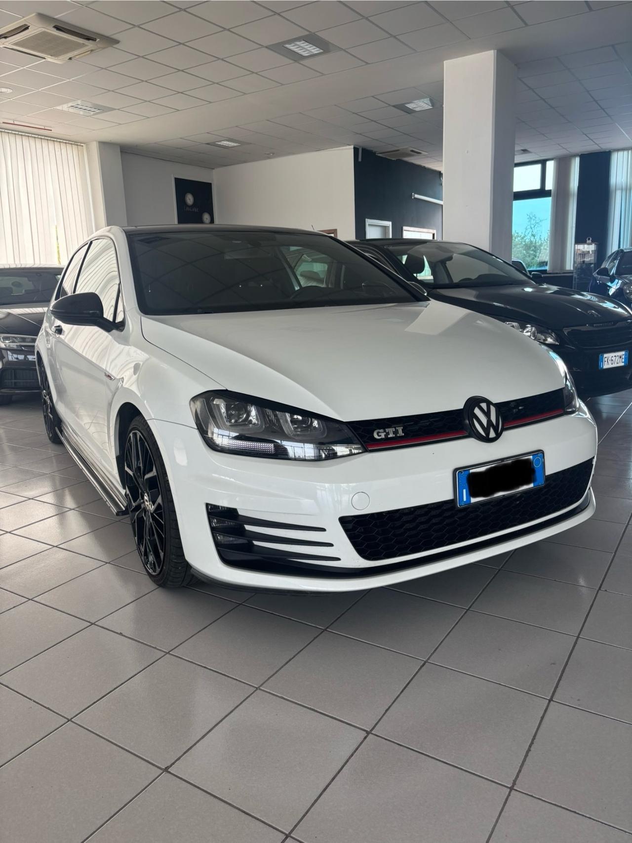 Volkswagen Golf GTI Business Performance 2.0 TSI DSG 3p.