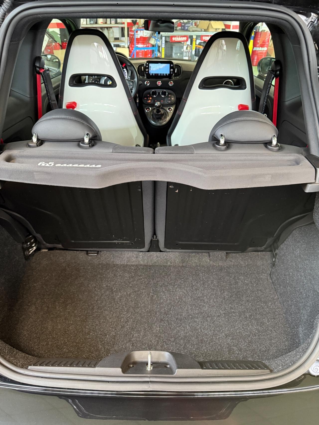 Abarth 695 1.4 Turbo T-Jet 180 CV. ESSEESSE