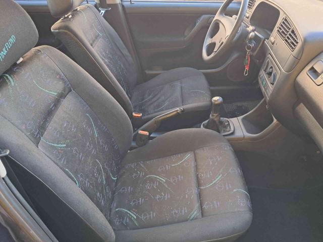 VOLKSWAGEN Golf 1.6 cat 5 porte ISCRITTA ASI OK NEOPATENTATI