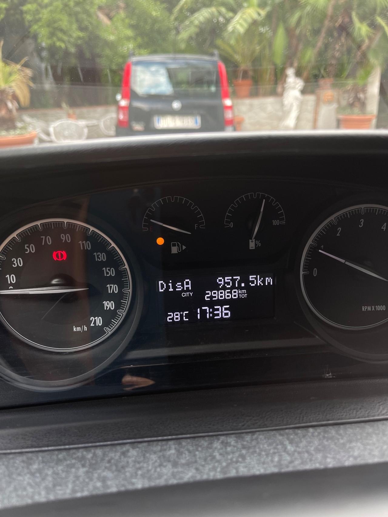 Lancia Ypsilon Hybrid LED UCONNECT