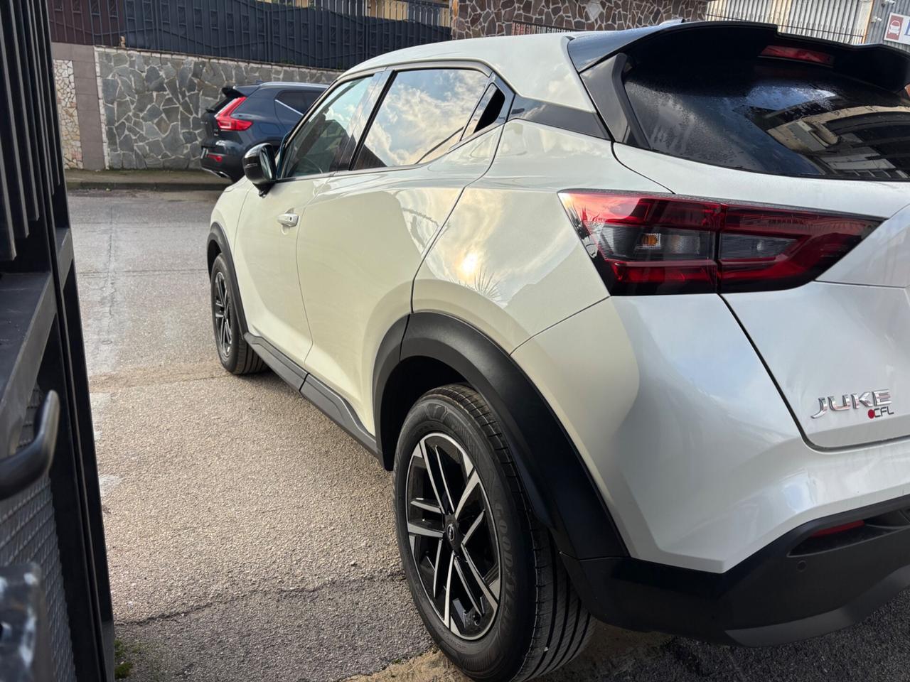 Nissan Juke 1.0 DIG-T 114 CV N-Connecta