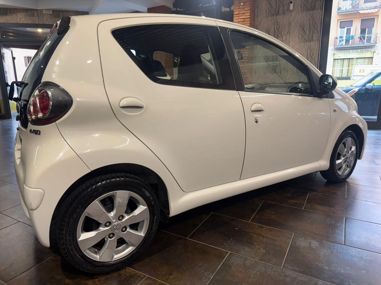 Toyota Aygo 1.0 12V VVT-i 5 porte Active Connect