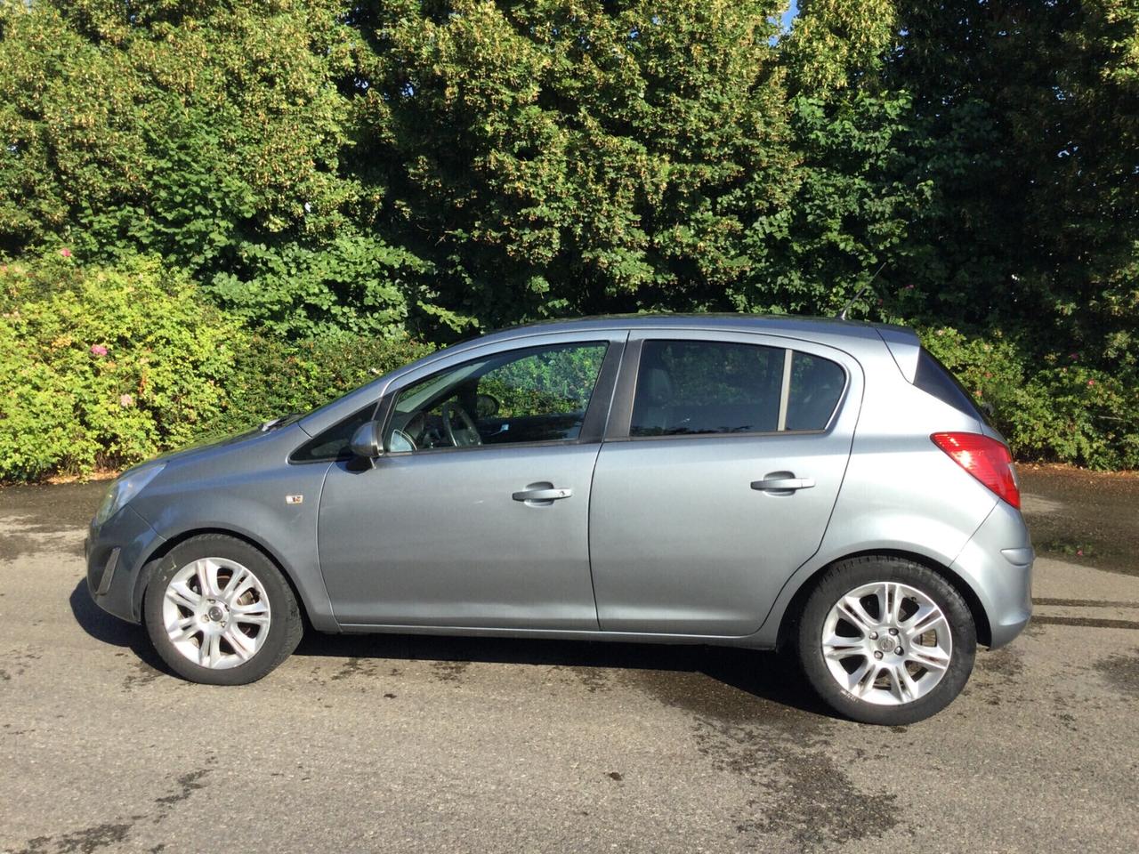 Opel Corsa 1.2 Gpl Neopatentati euro 5B- 2012