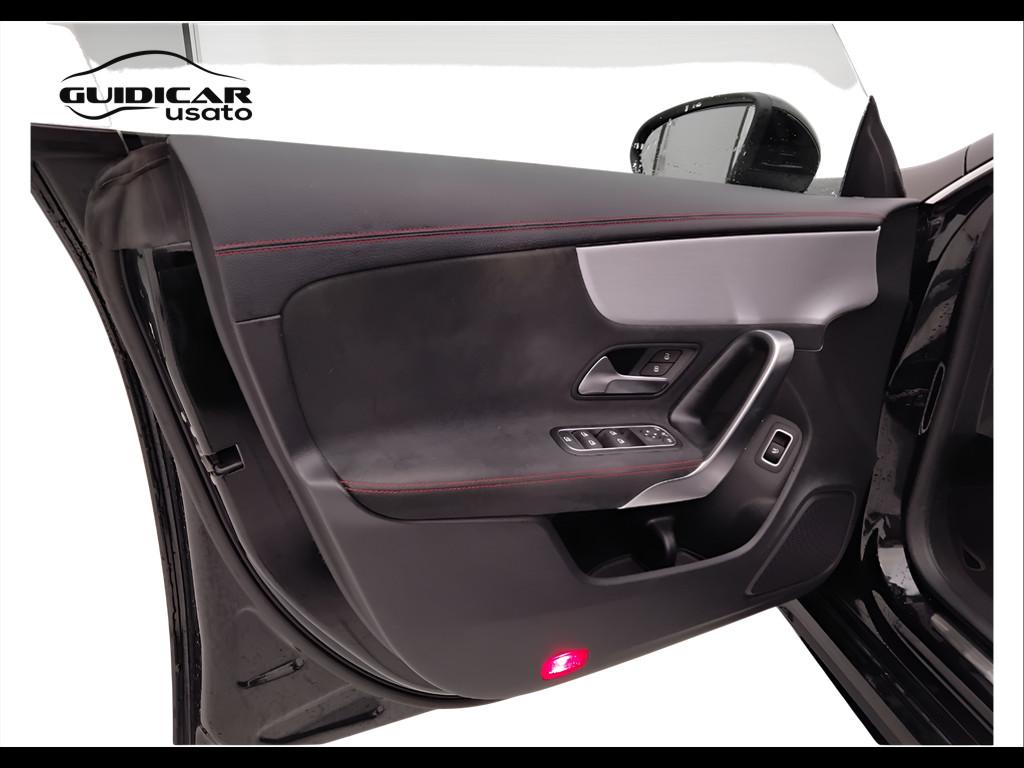 Mercedes-Benz CLA Sh.Brake - X118 - CLA Shooting Brake 200 d Premium auto