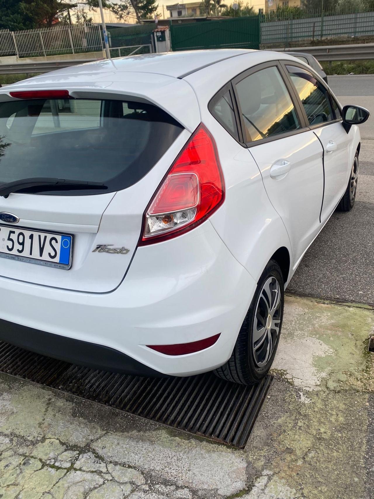 Ford Fiesta Plus 1.5 TDCi 75CV 5 porte