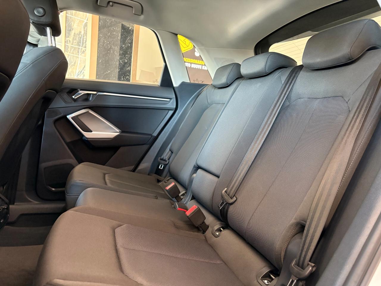 Audi Q3 35 TDI quattro S tronic Business