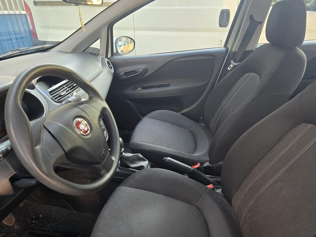 Fiat Punto 1.4 8V 5 porte Natural Power Lounge rate da 120,00