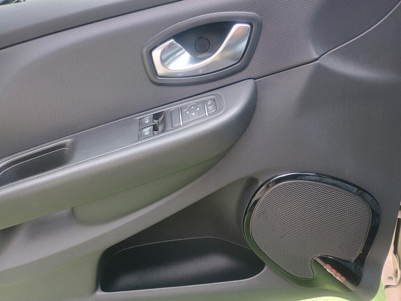 RENAULT CLIO NEOPATENTATI EURO6B