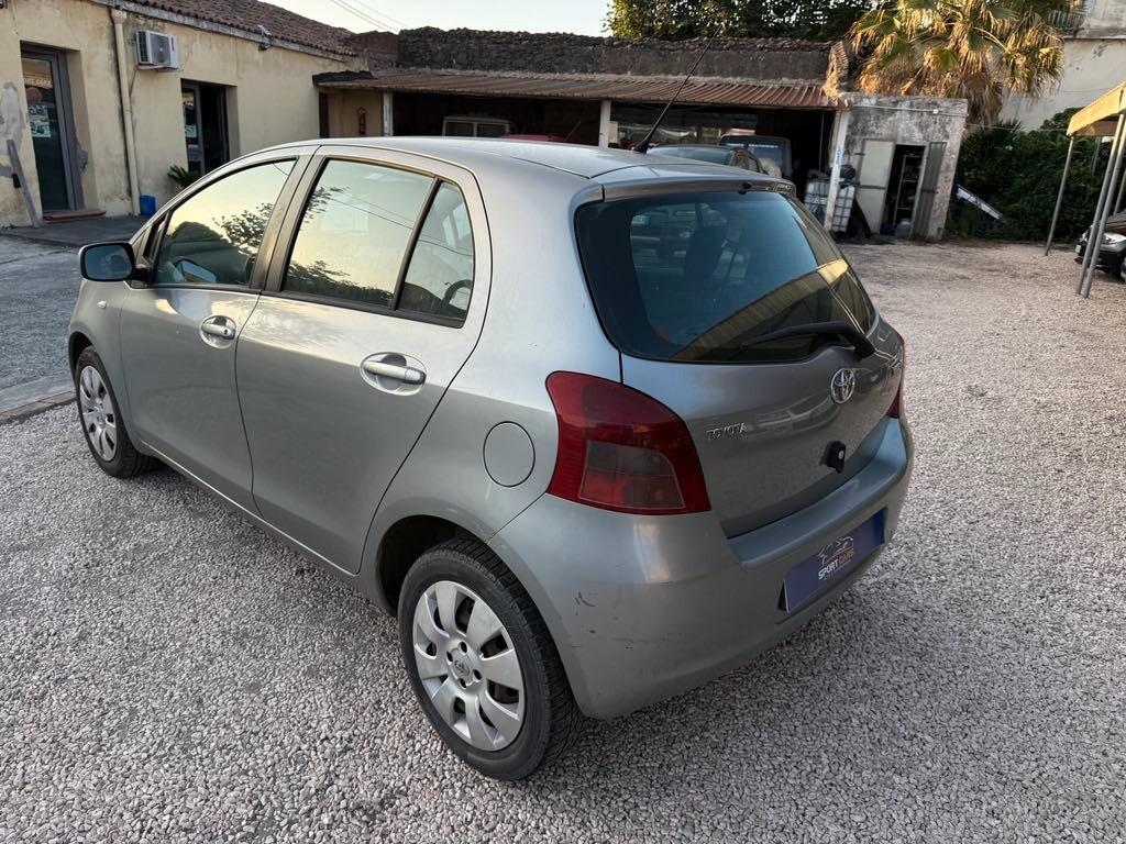 Toyota Yaris 1.0 5 porte Sol