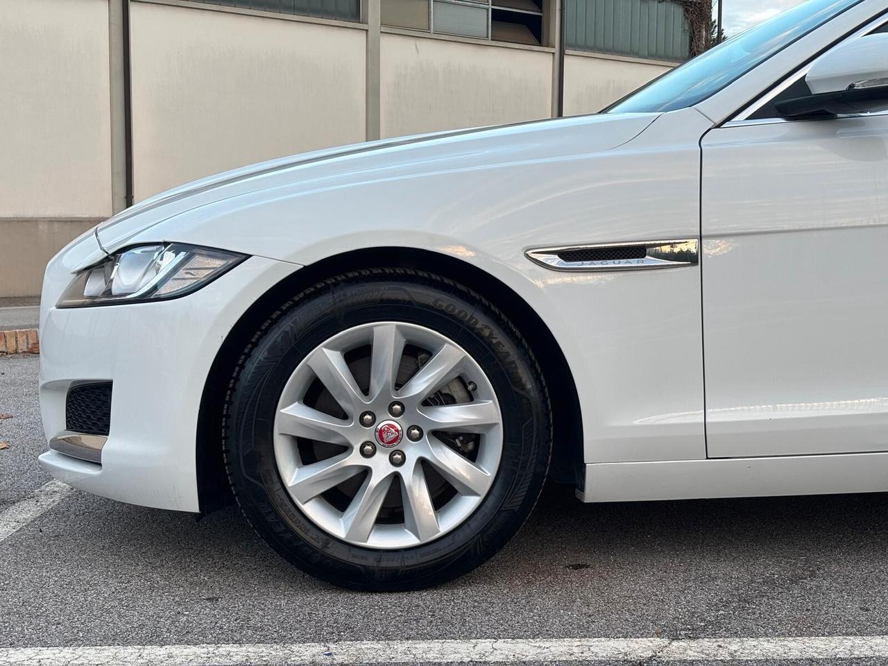 Jaguar XF Sportbrake 2.0 D 180 CV aut. Prestige