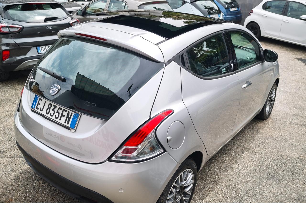 Lancia Ypsilon 1.3 MJT 95 CVfull Platinum tetto apribile