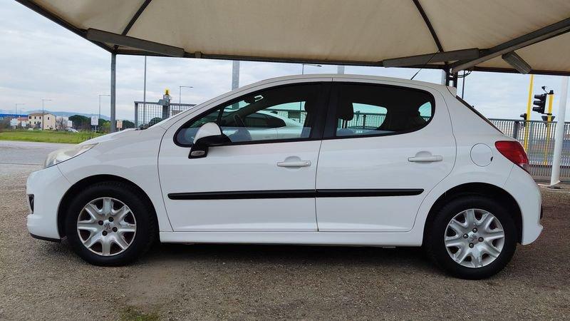 Peugeot 207 207 5p 1.4 hdi X-Line FL