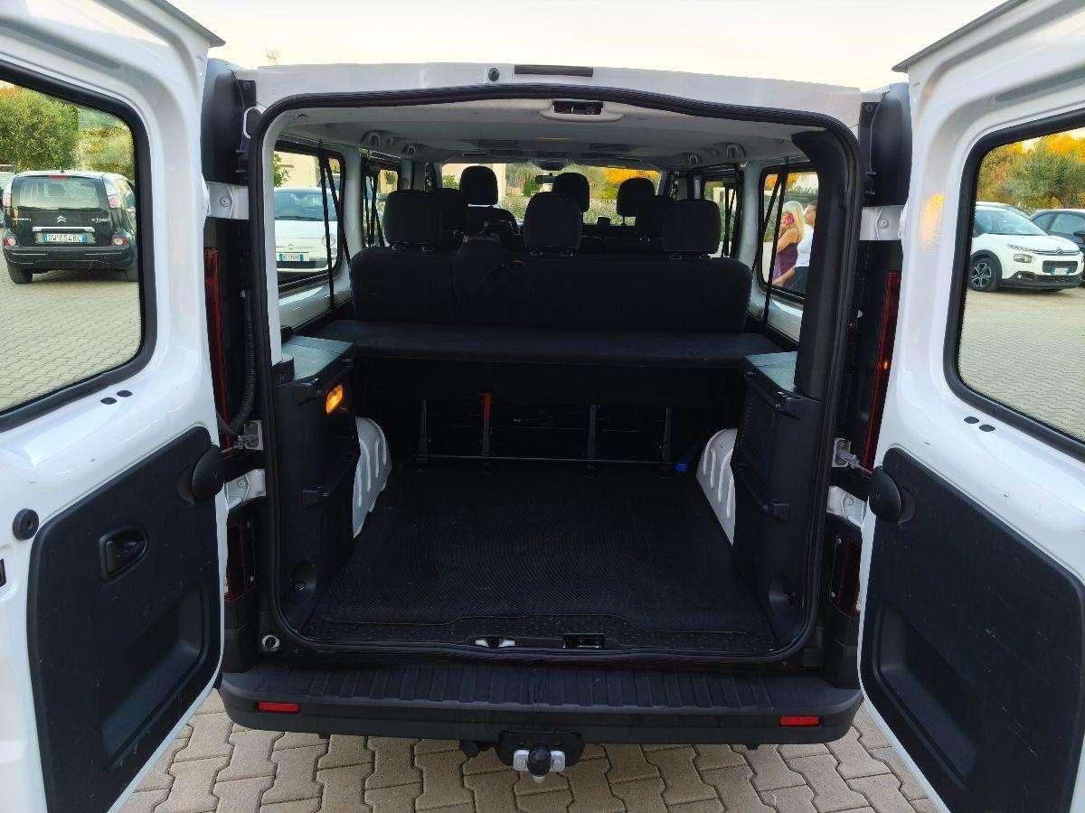 Opel Vivaro 9 Posti Passo Lungo + Gancio Traino