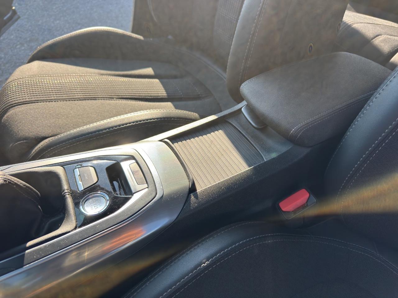 Peugeot 308 B.HDi 130 CV ALLURE -NAVI-XENO-SENSORI ANT/POST-E6D-CERCHI 17-VETRI PRIVACY-