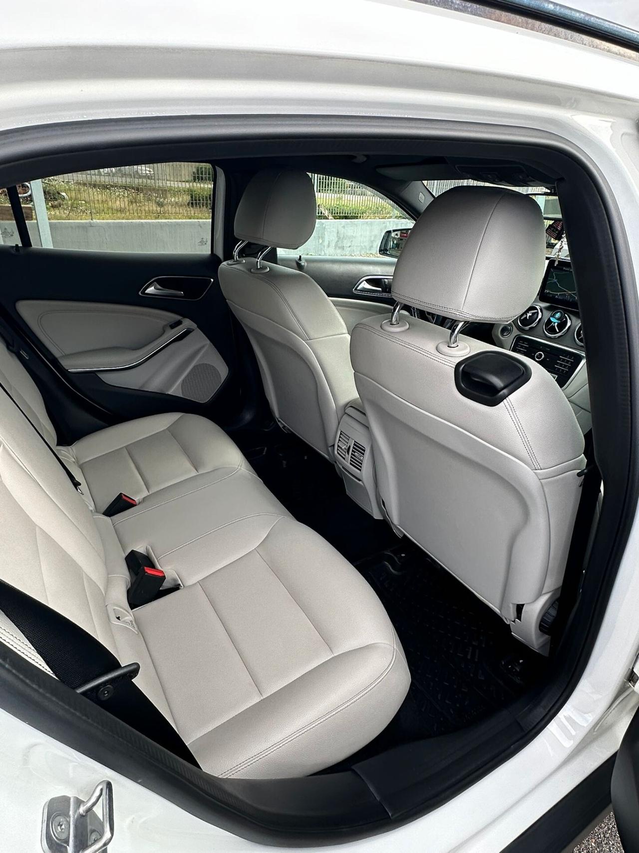 Mercedes-benz GLA 200 d Automatic Premium