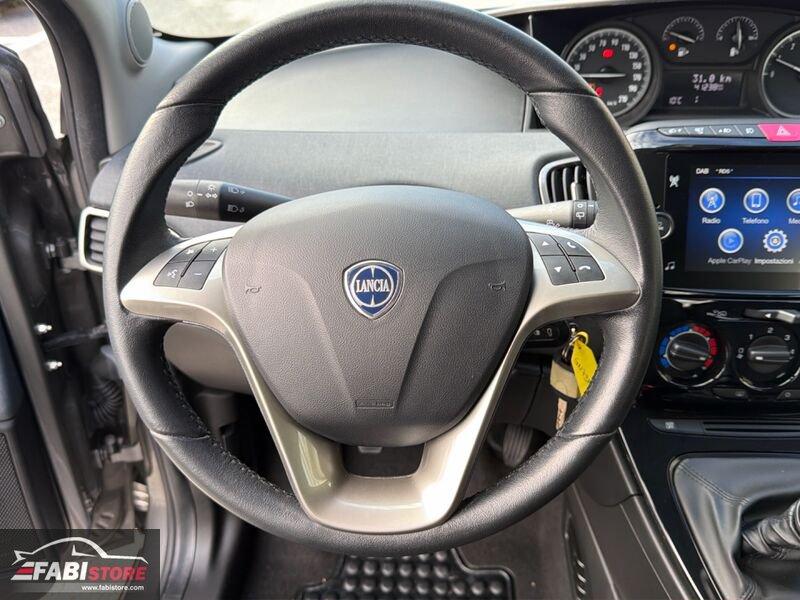 Lancia Ypsilon 1.0 FireFly 70 Cv Hybrid Gold 5 POSTI - Schermo, CarPlay, Ruotino ecc