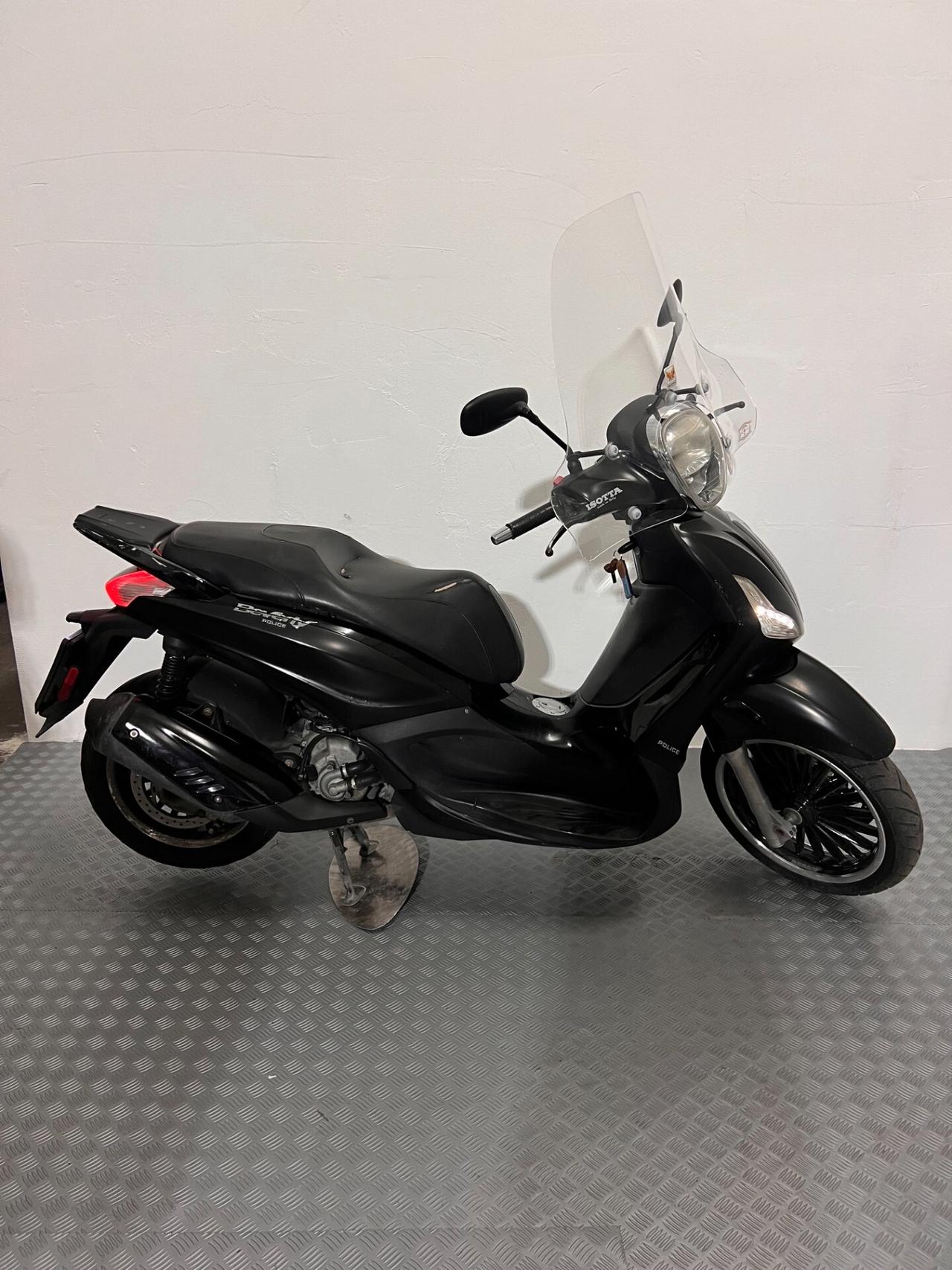 Piaggio Beverly 300 i.e. POLICE