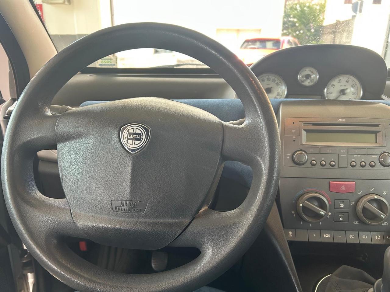 Lancia Ypsilon 1.2 16V Argento