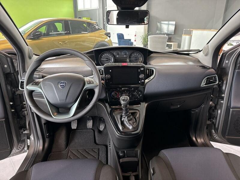 Lancia Ypsilon 1.0 Hybrid 70cv Platino