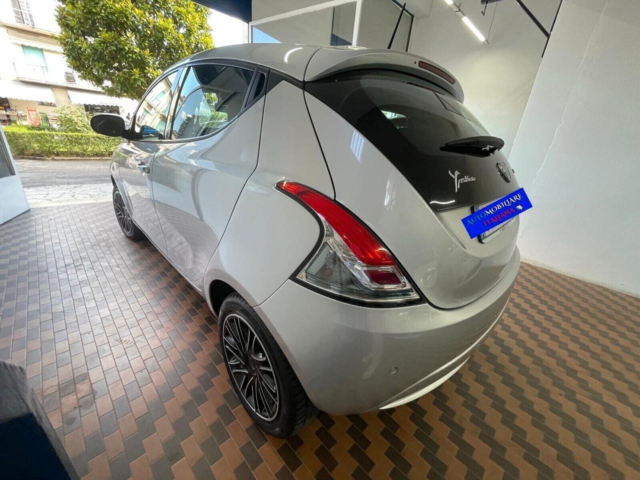 Lancia Ypsilon 1.0 FireFly 5 porte S&S Hybrid Ecochic Gold