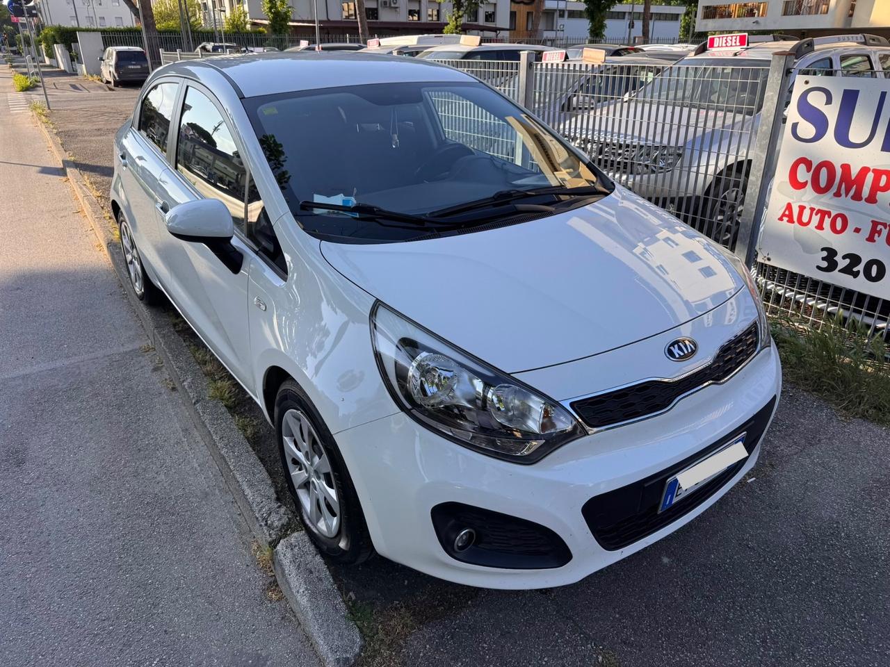 Kia Rio 1.1 CRDi 5p. Neopaten garanzia 12 mesi