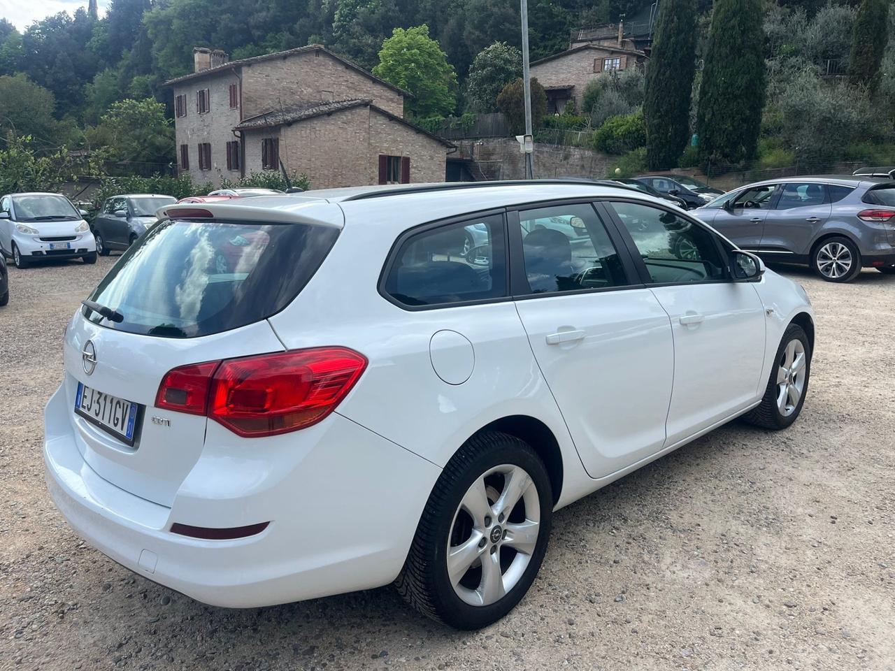 Opel Astra 1.7 CDTI 110CV Sports Tourer Cosmo