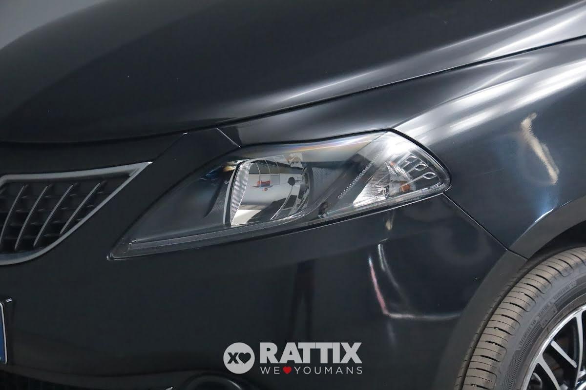 Lancia Ypsilon 1.0 Firefly Hybrid 70CV Platino