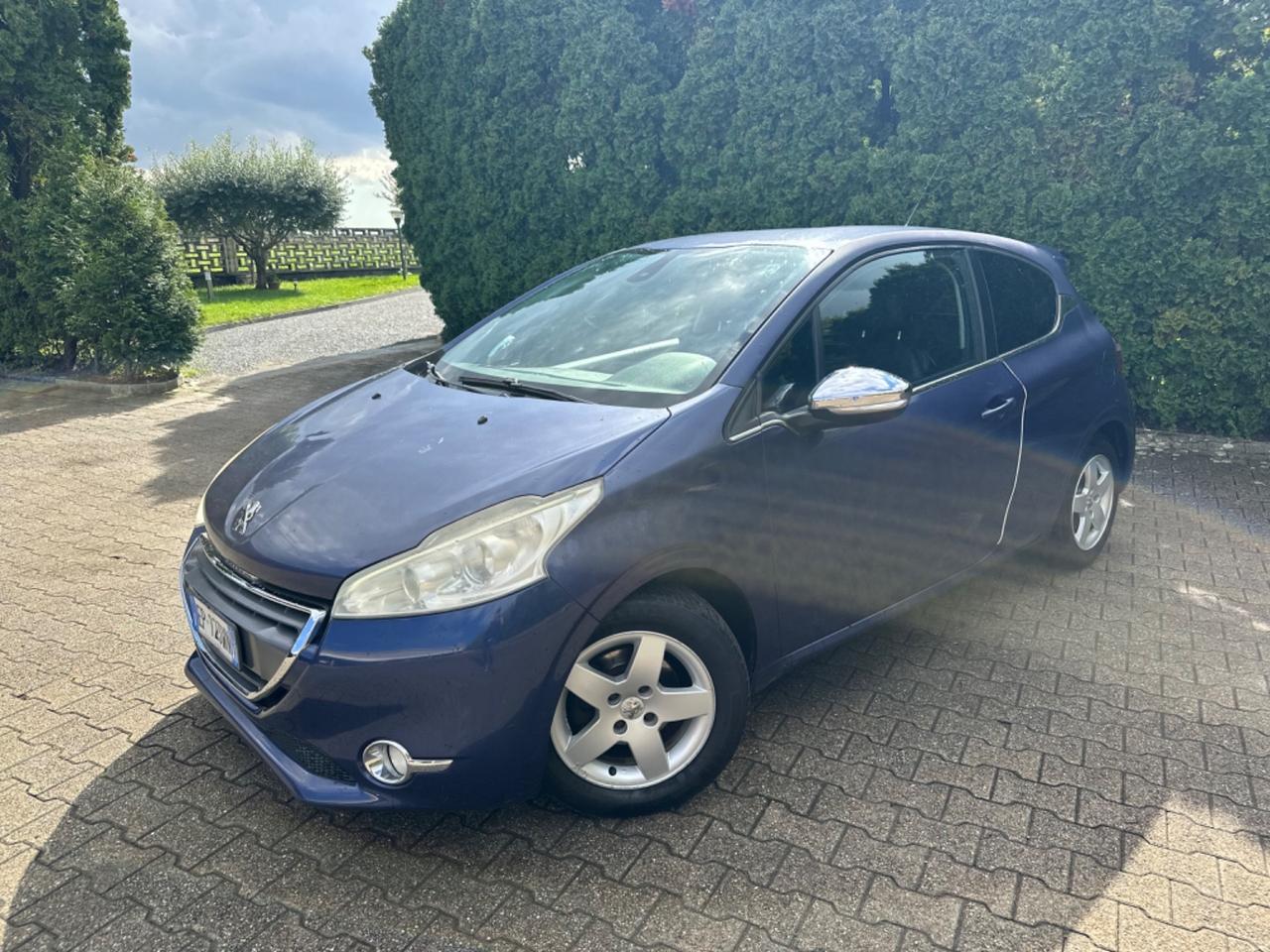 Peugeot 208 1.6 e-HDi 92 CV Stop&Start 3 porte XY