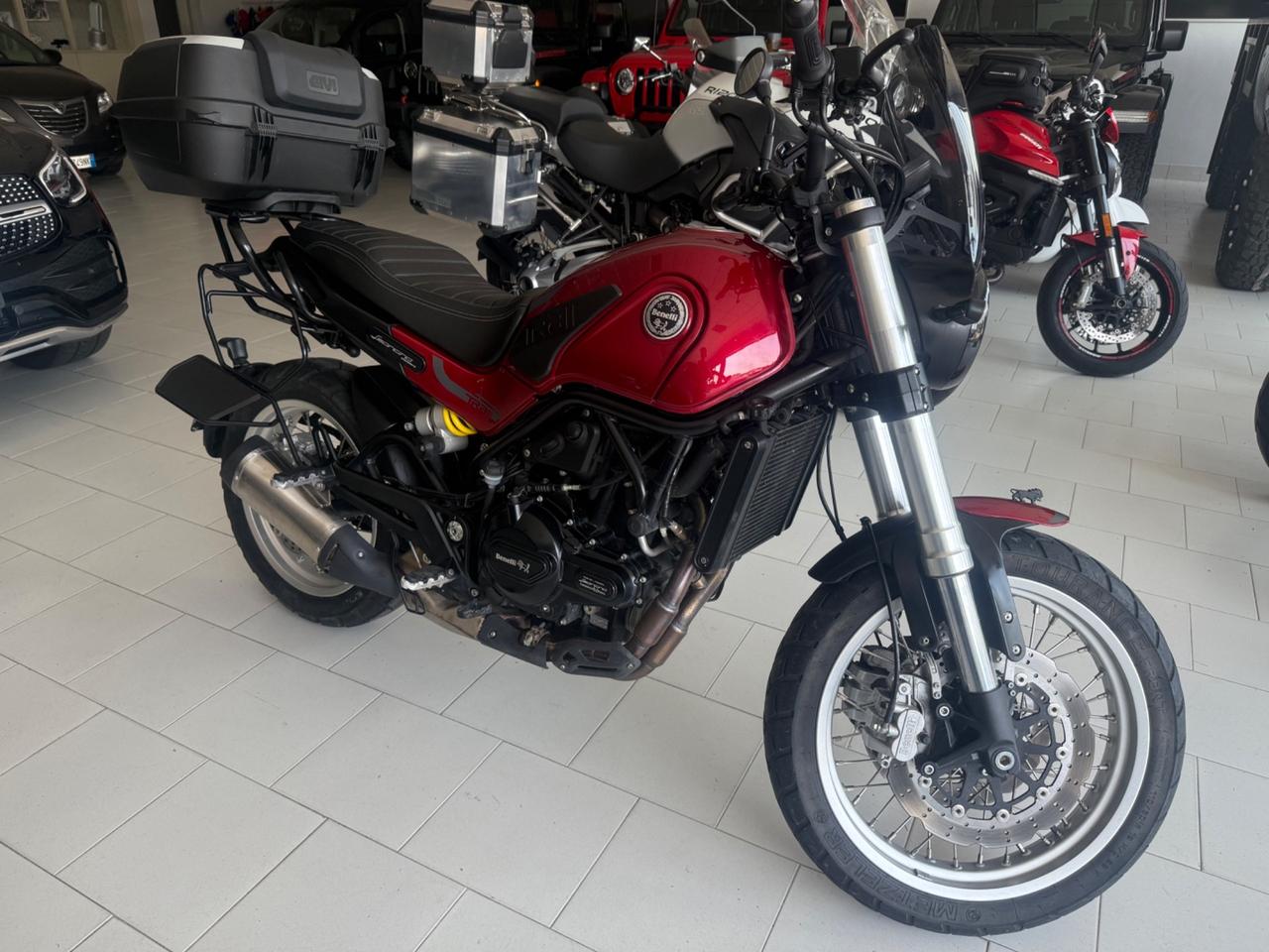 Benelli Leoncino 500 Trial