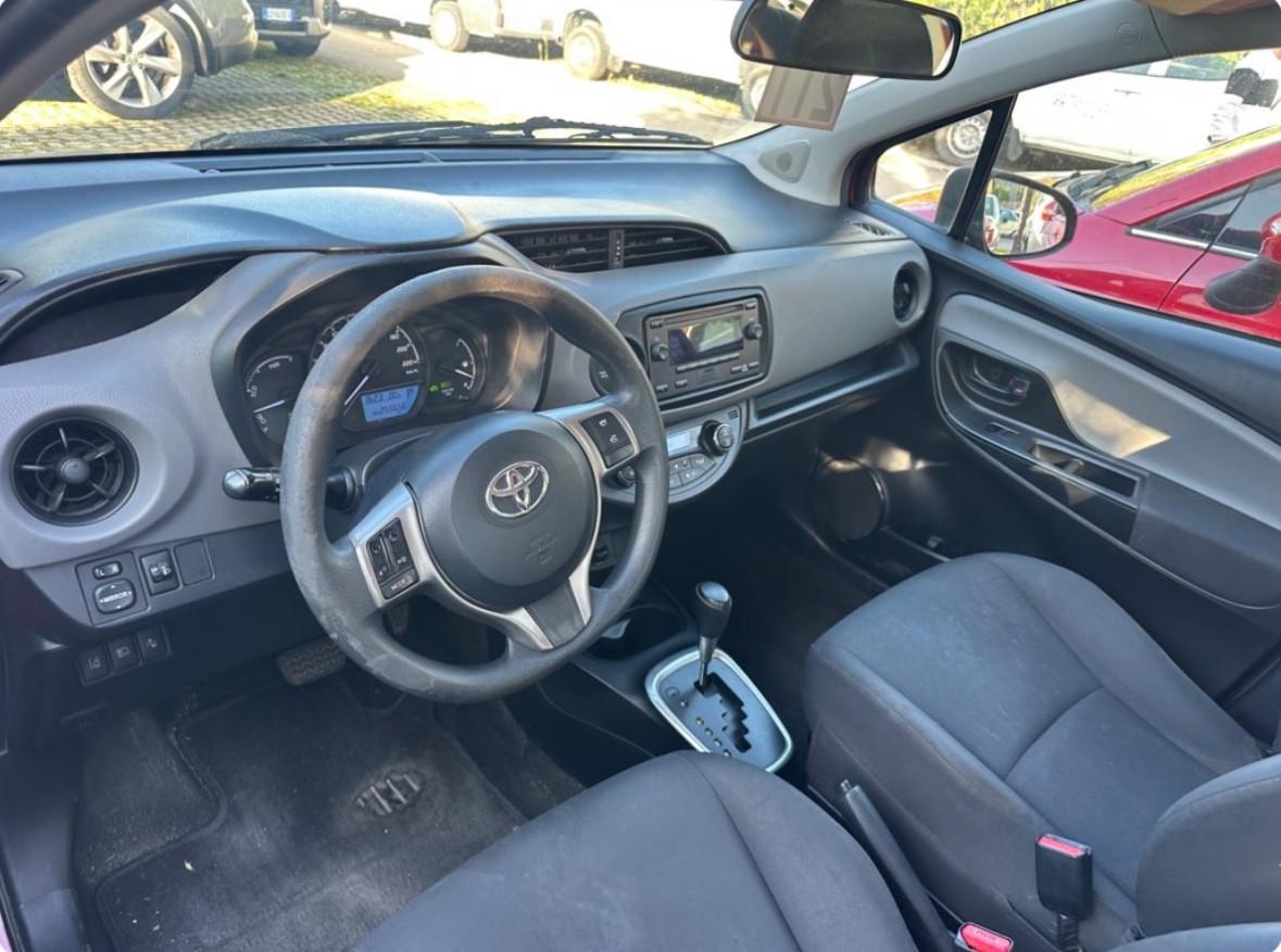Toyota Yaris Benzina Ibrida Neopatentati 2018