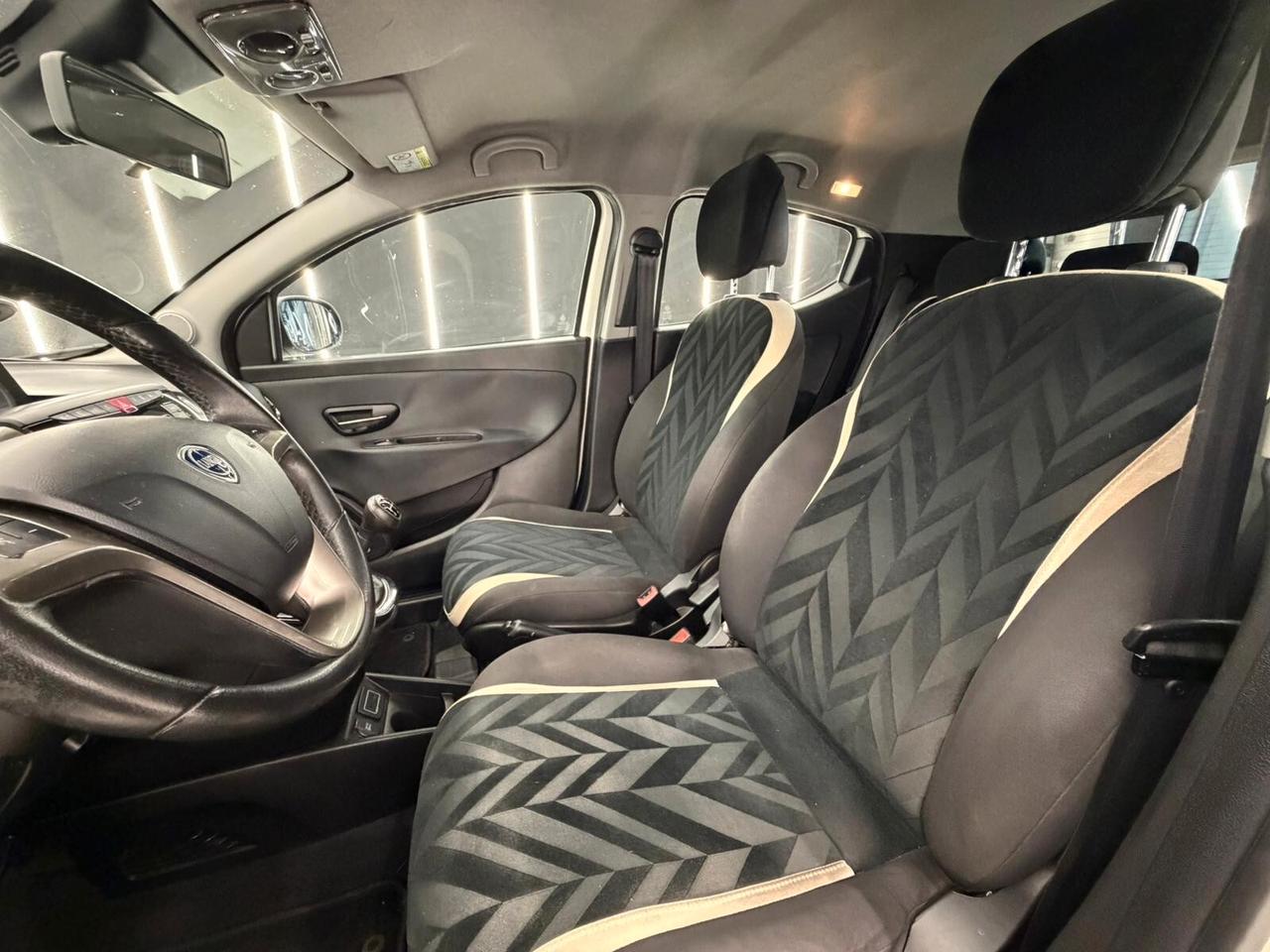 Lancia Ypsilon 1.3 MJT 16V 95 CV 5 porte S&S Platinum-KM CERTIFICATI-PERMUTE-12 MESI GARANZIA