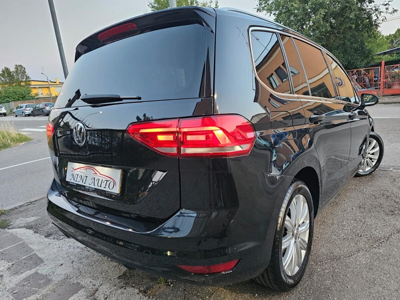 Volkswagen Touran 2.0 TDI 150cv DSG Highline*Navi*7Posti*Euro6*