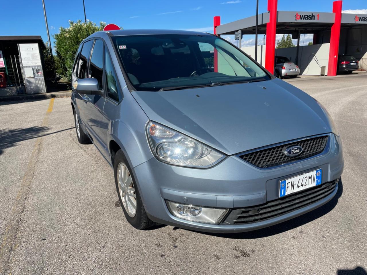 Ford galaxi .7 posti pronta al uso..€.2500